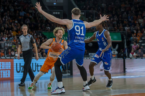 逐渐增加比 逐渐增加比