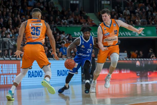 我们应该警 我们应该警