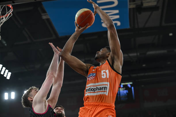 通过租借 通过租借